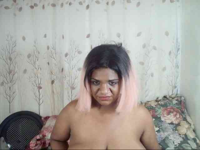 IndianSexyAss00 webcam