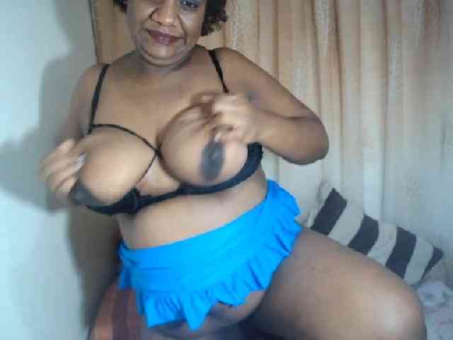 IndianSexyAss00 Live Webcam on BongaCams