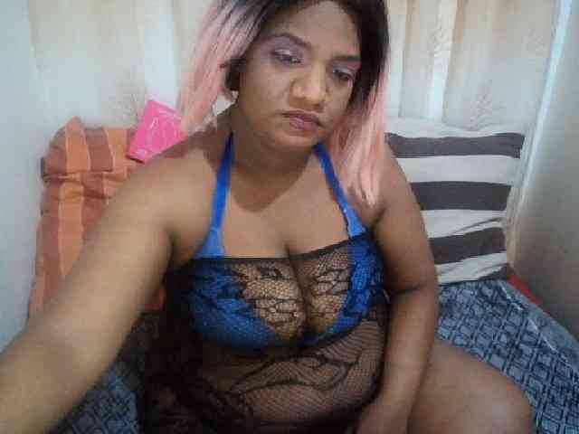 IndianSexyAss00 webcam