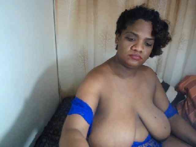 IndianSexyAss00 webcam