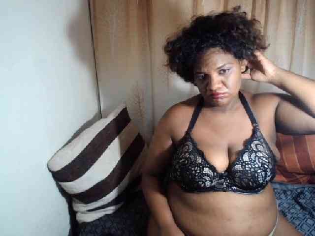 IndianSexyAss00 webcam