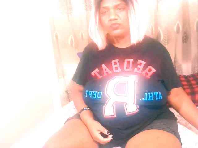 IndianSexyAss00 webcam