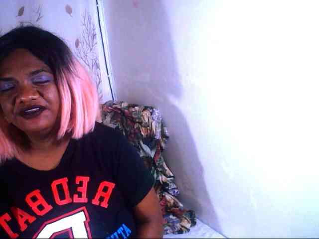 IndianSexyAss00 webcam