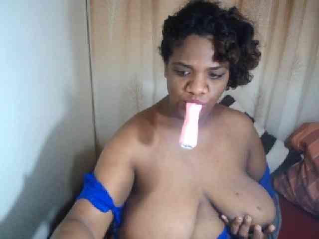 IndianSexyAss00 webcam