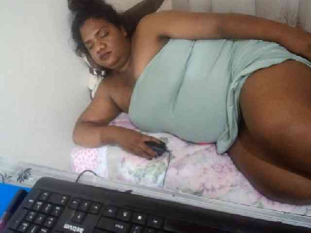 IndianSexyAss00 webcam