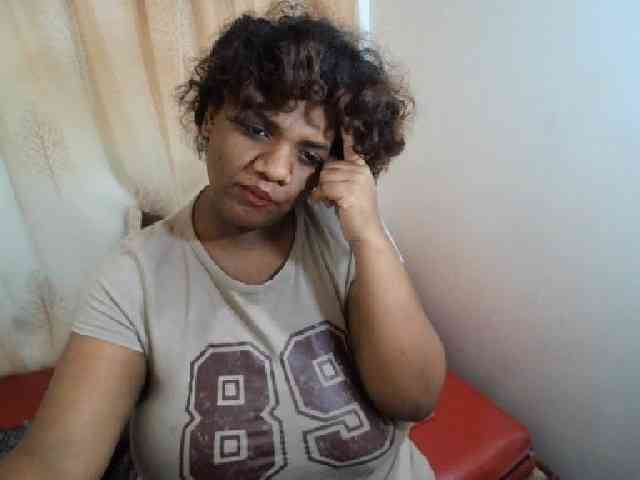 IndianSexyAss00 webcam