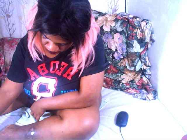 IndianSexyAss00 webcam