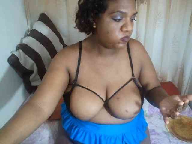 IndianSexyAss00 webcam