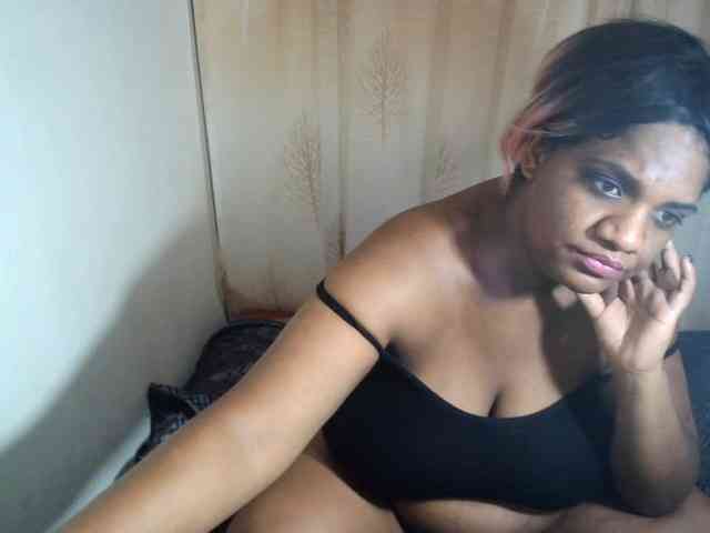 IndianSexyAss00 webcam