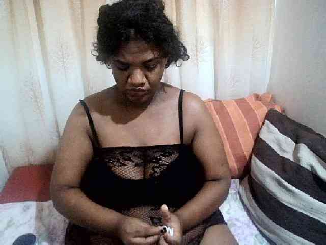 IndianSexyAss00 webcam