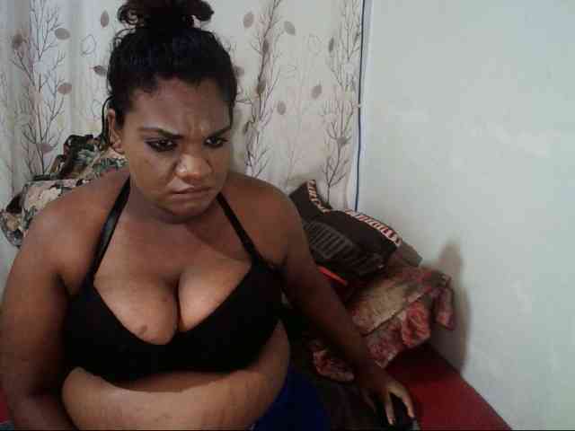 IndianSexyAss00 webcam