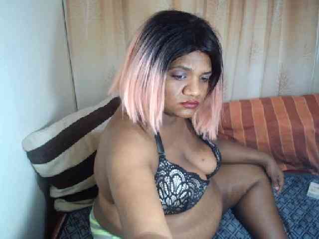 IndianSexyAss00 webcam