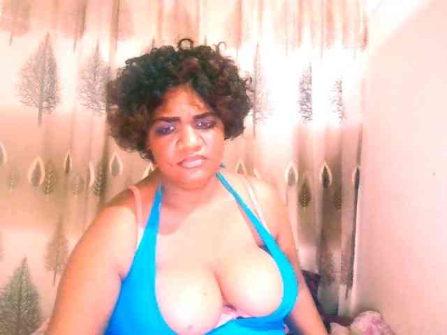 IndianSexyAss00 webcam