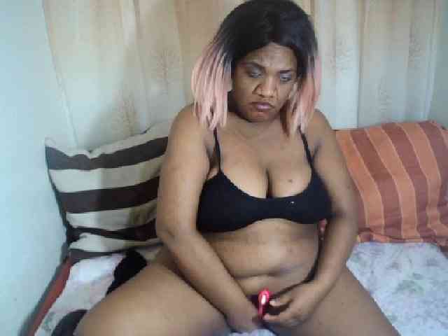 IndianSexyAss00 webcam