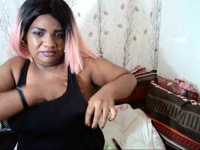 IndianSexyAss00 webcam