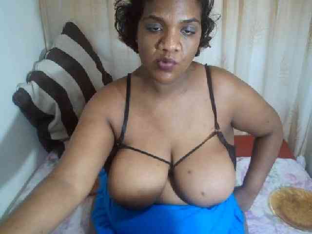 IndianSexyAss00 webcam