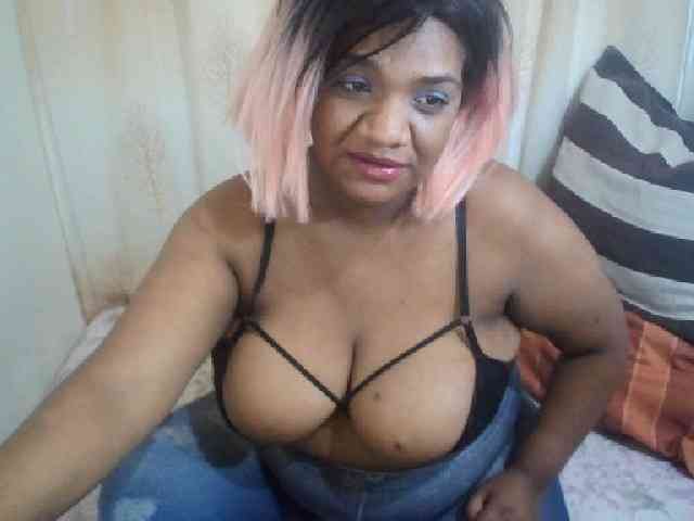 IndianSexyAss00 webcam