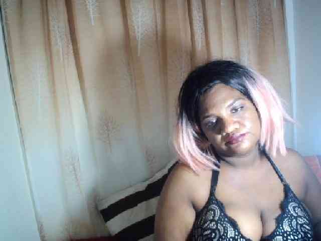 IndianSexyAss00 webcam