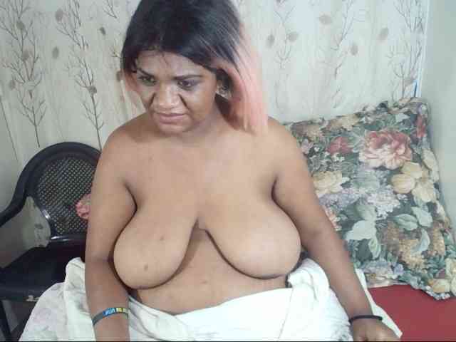 IndianSexyAss00 webcam