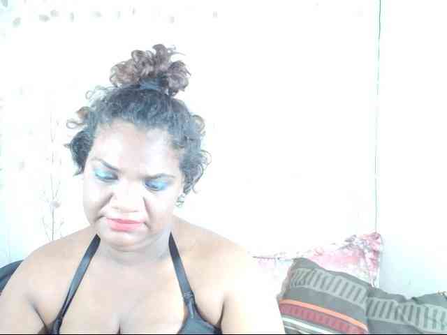 IndianSexyAss00 webcam