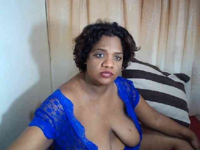 IndianSexyAss00 webcam