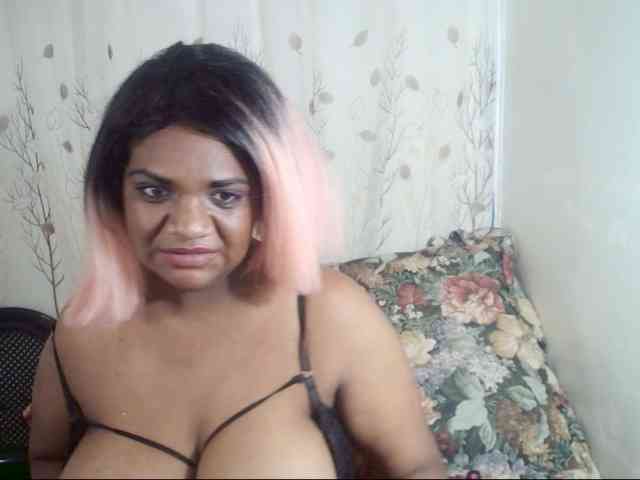 IndianSexyAss00 webcam