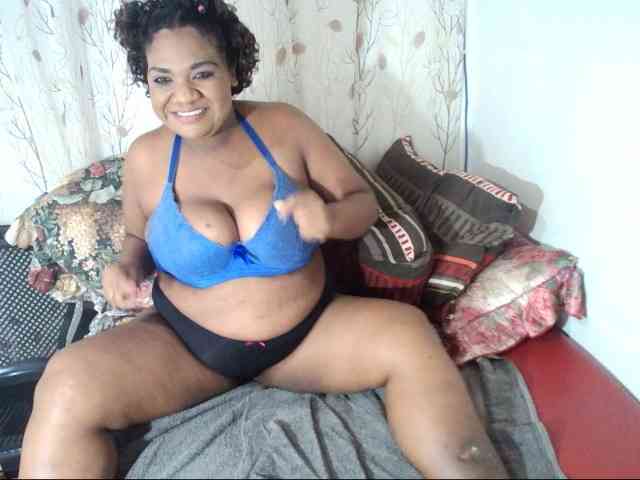 IndianSexyAss00 webcam