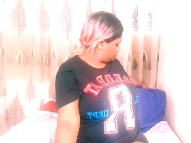 IndianSexyAss00 webcam