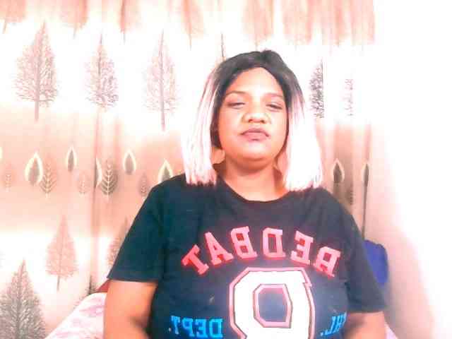 IndianSexyAss00 webcam