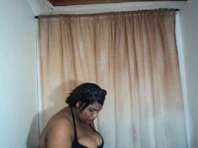 IndianSexyAss00 webcam