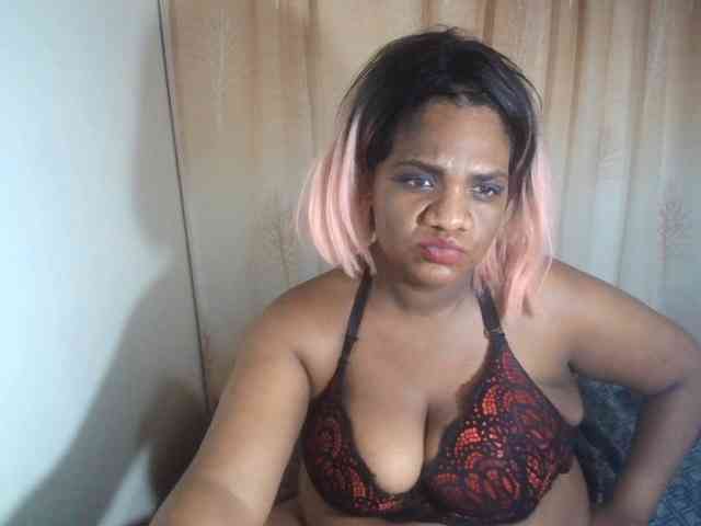 IndianSexyAss00 webcam