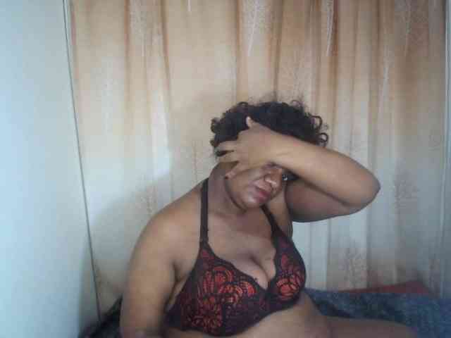 IndianSexyAss00 webcam