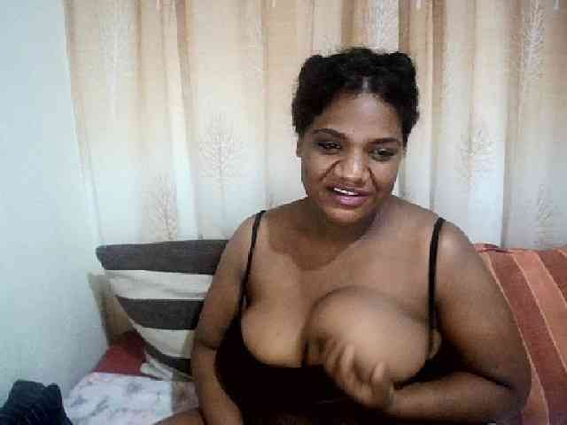 IndianSexyAss00 webcam