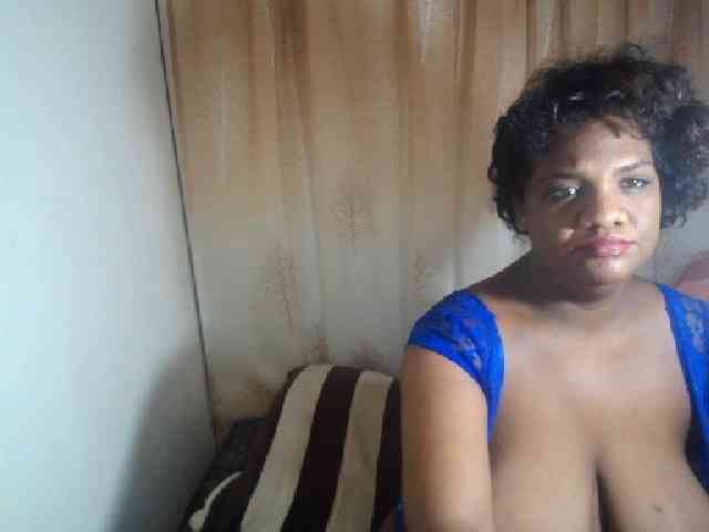 IndianSexyAss00 webcam