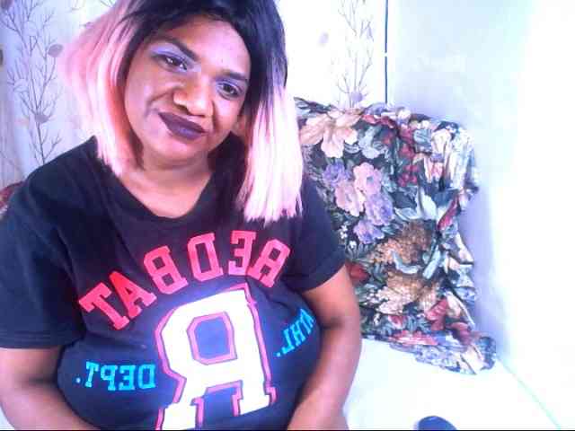 IndianSexyAss00 webcam