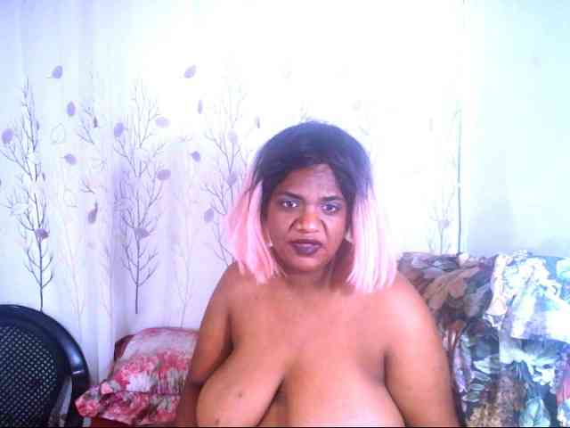 IndianSexyAss00 webcam