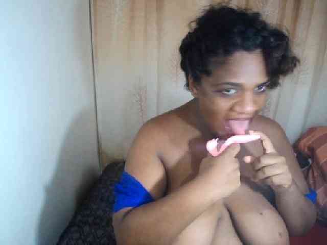 IndianSexyAss00 webcam