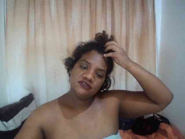 IndianSexyAss00 webcam