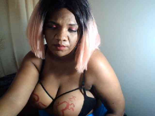 IndianSexyAss00 webcam