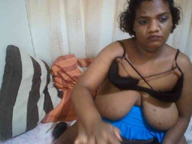 IndianSexyAss00 webcam