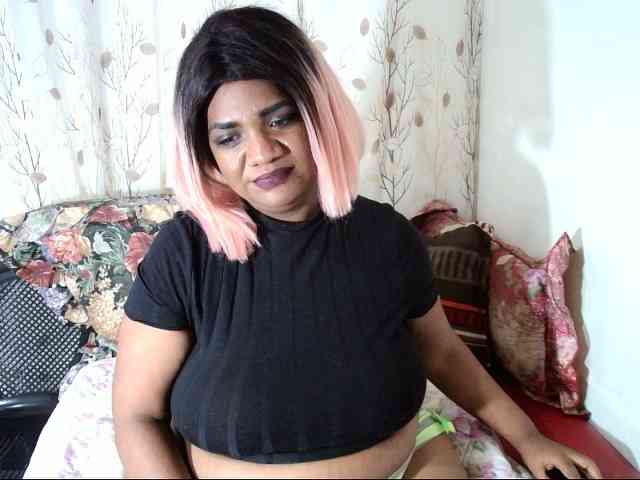 IndianSexyAss00 webcam