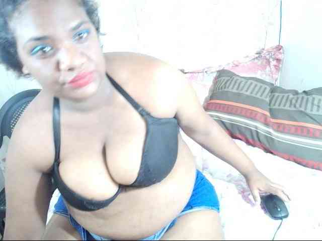 IndianSexyAss00 webcam