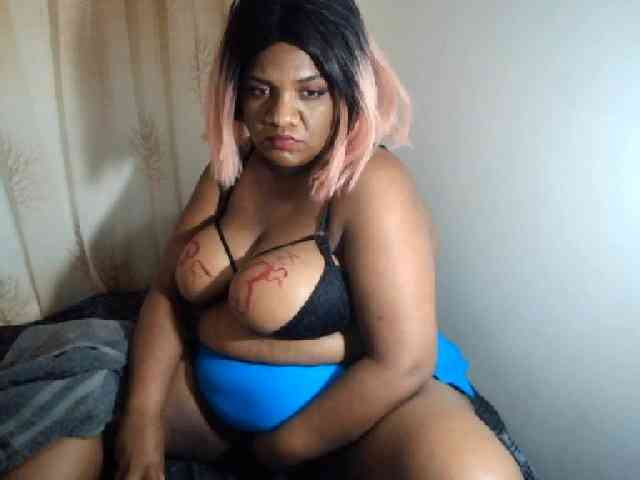 IndianSexyAss00 webcam