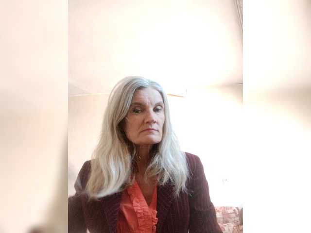 le modèle TPAX-B-KucKy est en webcam porno dans un show sur le site bongacams, il possède les tags suivants: White/Caucasian,Blonde,Shaved