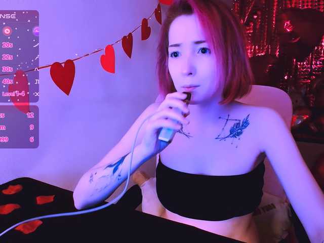 SnekoUWU's BongaCams show and profile