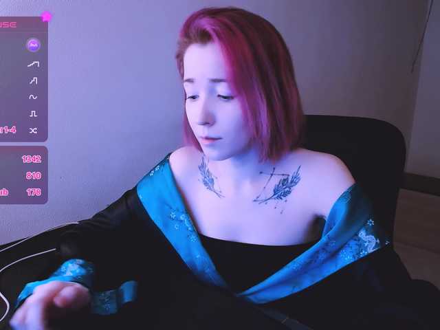 SnekoUWU's BongaCams show and profile