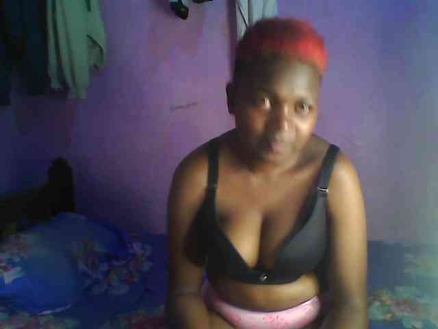 Thickblackebony webcam