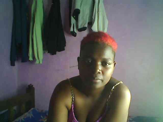 Thickblackebony webcam