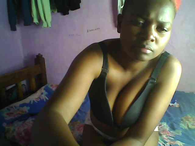 Thickblackebony webcam