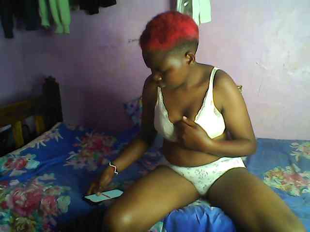 Thickblackebony webcam